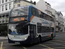 Wright Doppeldecker der Firma Stagecoach (vmtl Stagecoach in the South Downs oder Bournemouth) bei der Anfahrt der Haltestelle Old Steine in Brighton.