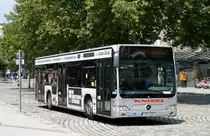 Knisel (S K 1024) macht Werbung f�e Einrichtung Kleemann.
Stuttgart Feuerbach Bahnhof, 28.6.2010.