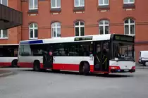 SBG 8277 am 28.September 2010 auf der Linie 150 am Bf.Altona