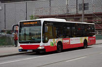 Hochbahn 2902 am 28.September 2010 am ZOB seine Werbung f�r TOOM Markt hat er, aufgrund seiner Verwendung als Bereitschaftswagen, kurze Zeit sp�ter verloren.