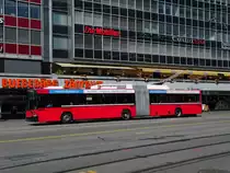 NAW Trolleybus mit der Bertreibsnummer 14 auf der Linie 11 am Bubenbergplatz. Die Aufnahme stammt vom 26.08.2010.