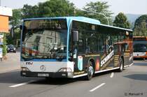 RNV 371 (HD E 724) macht Werbung f�r Schmitt Haustechnik.
Heidelberg Bismarckplatz, 30.6.2010.