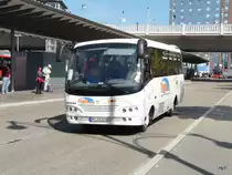 Toyota Kleinbus bei den Bushaltestellen beim Bahnhof in Freiburg i.B am 22.09.2010

