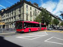 Mercedes Citaro mit der Betriebsnummer 860 auf der Linie 19 in der Bundesgasse. Die Aufnahme stammt vom 26.08.2010.