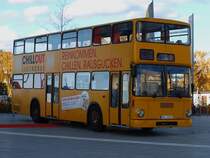 MAN SD 200 Doppeldecker aus dem Jahr 1975 am 31.10.2010 vor dem Aachener Tivoli. Der Bus wird von dem gemeinn�tzigen Verein  Chill Out  benutzt, um Jugendlichen an Aachens sozialen Brennpunkten einen Platz zum spielen, kl�nen und chillen zu bieten.