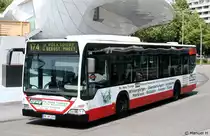 Hochbahn 2340 (HH HN 2340) macht Werbung f�r Hans Trumpa.
Hamburg Poppenb�ttel, 3.7.2010.