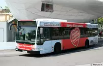 Hochbahn 2634 (HH HN 2634) macht Werbung f�r Harrys Fliesenmarkt.
Hamburg Poppenb�ttel, 3.7.2010.
