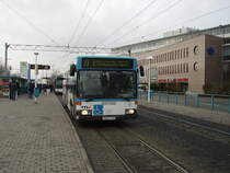 Ein alter Mecedes Benz in Heidelberg Hbf am 10.12.10