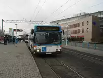Ein alter Mecedes Benz in Heidelberg Hbf am 10.12.10