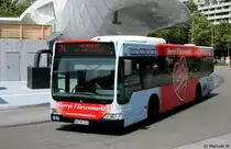 Hochbahm 2821 (HH HN 2821).
Der Bus macht Werbung f�r Harrys Fliesenmarkt.
Hamburg Poppenb�ttel, 3.7.2010.
