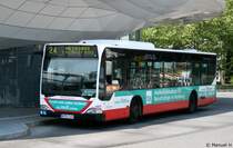 Hochbahn 2216 (HH XZ 1635) mit Werbung fr FOM.
Hamburg Poppenbttel, 3.7.2010.