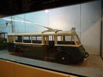 Vectra - Trolleybusmodell in einer U-Bahnstation in Marseille am 15. Oktober 2010