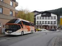 Nocheinmal ein Bild des Starliners Hartmann-Reisen von vorne.Aufgenommen am 12.11.2010, in Bad Liebenzell.