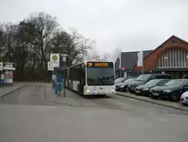 Wagen 173 der LVG in Travem�nde, am Strandbahnhof ,vor seiner Abfahrt nach L�beck ZOB, auf der Linie 30.