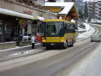 Der Mauri Carro Alpino der Linie 3 (Fahrtrichtung 31) am 11.12.2010 bei der Haltestelle Grindelwaldnerhof. Bei der Zielanzeige ist immer die Fahrtrichtungsnummer angegeben, nicht die Liniennummer. Dies war der erste Tag der Skibussaison, aber ich denke, es k�nnte vielleicht noch zu Problemen kommen.
