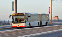Mercedes 0530 Facelift Citaro Gelenkbus der SWB auf der Kennediybr�cke - 08.10.2010