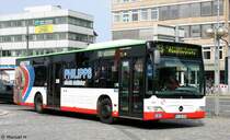 Bogestra 0808 (BO GE 808) mit Werbung f�r Philipps.
Bochum HBF, 25.7.2010.
