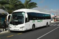 Ein �berland Linienbus in Costa Teguise auf Lanzarote gesehen am 09.12.2010.