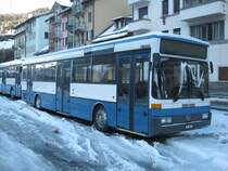 MB 405 beim Bahnhof Airolo, 27.12.2010.