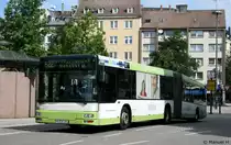 WSW 0064 (W SW 474) am Bahnhof Wuppertal Oberbarmen.
Der Bus macht Werbung fr die Gagfah.
7.8.2010.