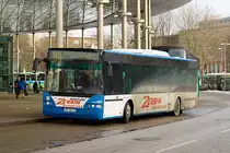 Auf dem ZOB in Hamburg stand am 8. Januar 2010 der RZ-DN 15 von Busunternehmen Zerbin zur Abfahrt im Auftrag VHH zur Zollvereinsstrae bereit.