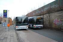 Neuer und ein lterer Setra am 09.01.2011 in Hannover/Fasanenkrug