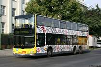 BVG 3273 (B V 3273) wirbt fr die Berliner Zeitung.
Berlin Zoo Bahnhof, 9.8.2010.