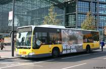 BVG 1613 (B V 1613).
Der Bus hat TB fr Radio Eins.
Berlin HBF, 9.8.2010.