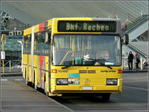 Weil es am 16.01.2010 Probleme auf der Eisenbahnstrecke von Lttich nach Aachen gab, kamen Busse zum Einsatz, hier ein Mercedes Gelenkbus aufgenommen am Bahnhof von Lttich. 