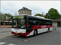 CFL 42 (ZN 6611) Am 25.04.2009 wartete dieser Bus am Bahnhof von Bettembourg auf seinen nchsten Einsatz.