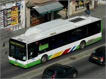 Dieser MAN erdgasbetriebene Bus hat seine Runde beendet und fhrt am Bahnhof Esch-sur-Alzette vorbei in Richtung Busdpot. 09.10.2010