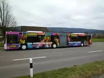 Wagen Nr: 151 mit der farbigen Vollwerbung.14.1.11