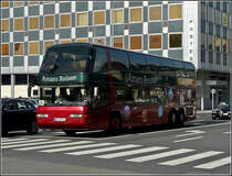 Dieser schne Neoplan von Amaro Reisen aus Deutschland fuhr mir am 09.10.10 in Stadt Luxemburg vor die Linse.