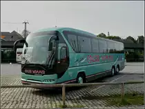 In Passau in der N�he des Bahnhofs war dieser Neoplan Reisebus am 17.09.2010 abgestellt.  