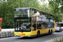 BVG 3181 (B V 3181) wirbt f�r VWA.
Berlin Steglitz, 9.8.2010.