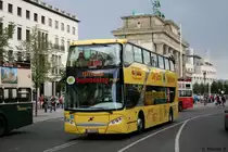 Haru Reisen (B HA 4200).
Berlin Brandenburger Tor, 9.8.2010.