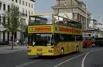 Haru Reisen (B HA 4499).
Berlin Brandenburger Tor, 9.8.2010.