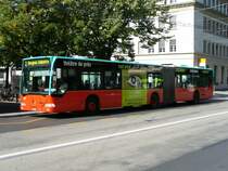 Mercedes CITARO Gelenkbus der VB Biel.. Bus Nr 147 Eingeteilt auf der Linie 2 vor dem SBB Bahnhof Biel-Bienne .. Foto vom 13.09.2006