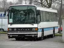 Setra S215 SL, aufgenommen am 24.01.2004 im GWZ der Evobus Nl in Dortmund.