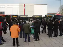 Busprsentation Homburg, Christian-Weber-Platz 22.1.11. Hier Ansprache der Ministerien vor den LionsCity  501, 505, 506 und 504 (identische Liniennummer als Gag!).