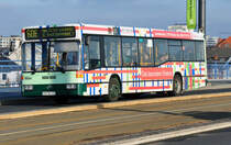 MB O 405 N2, Linie 606 der SWB auf der Kennedybrcke von Beuel nach Bonn - 10.01.2011