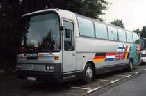 Mercedes O303 RHD, aufgenommen im Spetember 1994 auf dem Parkplatz der Westfalenhallen in Dortmund.