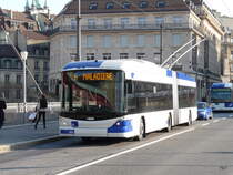 TL - Hess-Swisstrolley BGT-N2C Nr.855 unterwegs auf der Linie 6 in der Stadt Lausanne am 22.01.2011