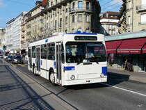 TL - NAW Trolleybus Nr.787 unterwegs auf der Linie 4 in der Stadt Lausanne am 22.01.2011