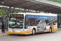 Auf dem ZOB in Flensburg stand am 3. Juli 2007 der FL-B 245 der Busgesellschaft F�rde Bus zur Abfahrt auf der Linie 21 nach Gl�cksburg bereit.