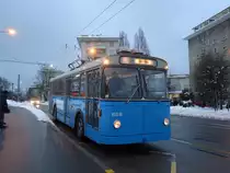 TL Lausanne (R�trobus) Nr. 656 FBW/Eggli Trolleybus am 5. Dezember 2010 Lausanne, Courdraie