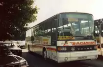 Setra S215 UL, aufgenommen im September 1994 auf dem Parkplatz der Westfalenhallen in Dortmund.