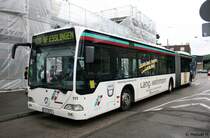 SVE 111 (ES 2071) wirbt fr das Autohaus Lang Weinmann.
Aufgenommen am Bahnhof Esslingen, 17.8.2010.
