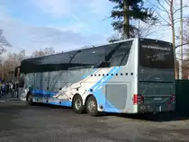 Van Hool T9 als Sonderbus zum Ausw�rtsspiel von Hertha BSC Berlin vor dem Karlsruher Wildpakrstadion. Diese Partie endete 6:2 f�r unsere Hertha und ich hoffe das der KSC trotz dieser Niederlage noch den Klassenerhalt schafft.Alles Gute KSC. 