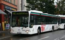 SVE 010 (ES 2082) wirbt fr Getrnke Bee.
Aufgenommen am Bahnhof Esslingen, 17.8.2010.
